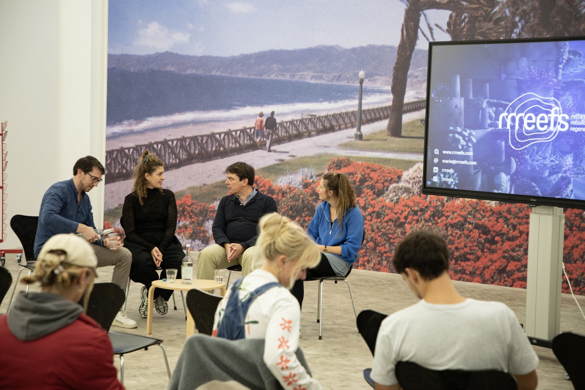 Pictures of the discussion on art and marine conservation - with Marie Griesmar (rrreefs and artist of the exhibition), Mark Lenz (Geomar), Miriam Hansen (Snorkeling City) with . Sat, Oct 26, 2024